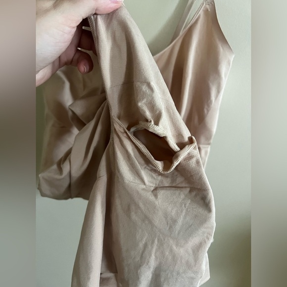 SPANX Plus Size On Core Mid-Thigh Bodysuit - Nude Size 1x Staple Lightweight - Picture 5 of 11